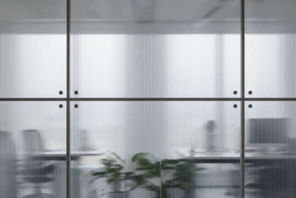 Toile de verre : les inconvénients à connaître avant de poser